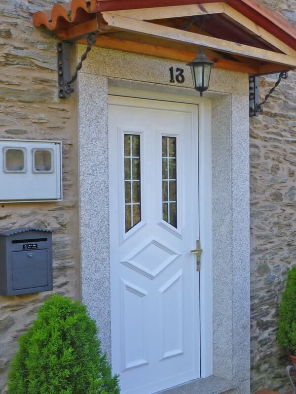 Puertas de aluminio en Narón